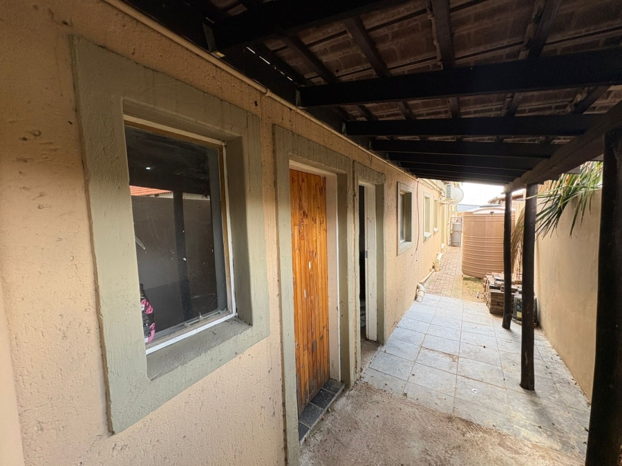 4 Bedroom Property for Sale in Waterval East North West